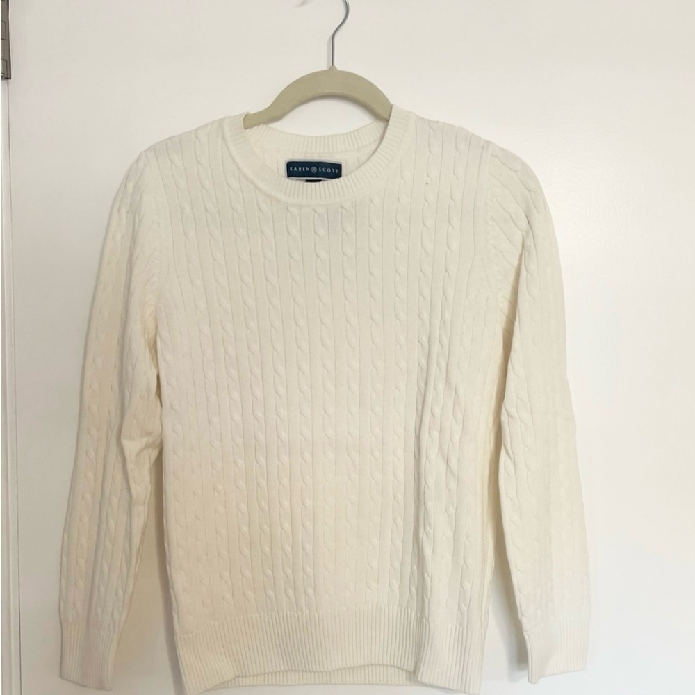 Woman’s Cream Cable Knit Sweater